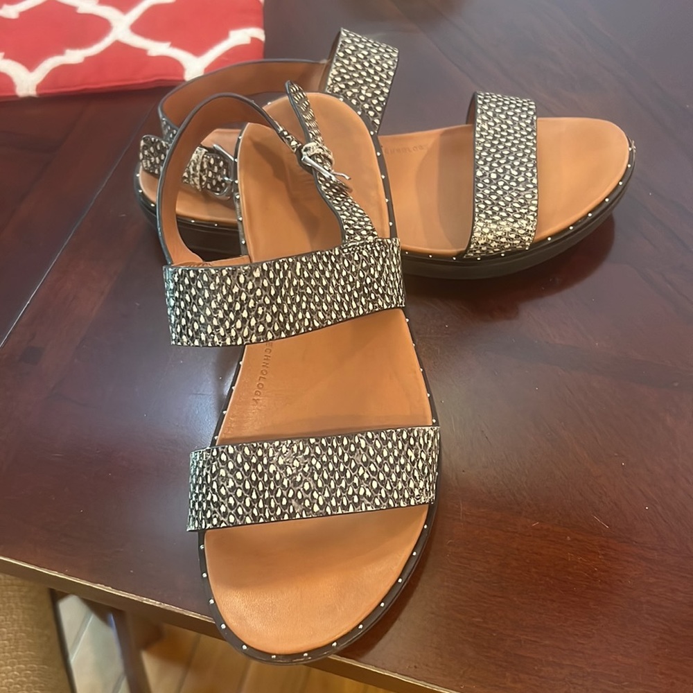 Fit flop. Barra snake size 7 leather